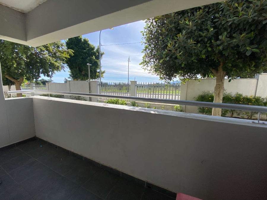 2 Bedroom Property for Sale in Klein Drakenstein Western Cape